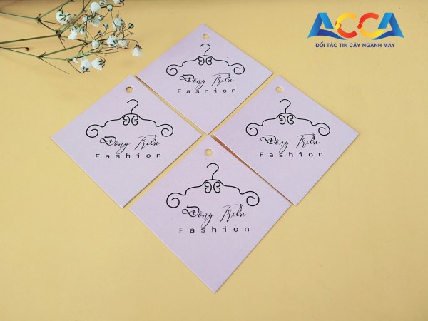 Thẻ bài vuông - Nhãn Mác Quần áo ACCA - Xưởng In Nhãn Mác Quần áo ACCA